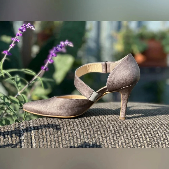 Paul Green — D’Orsay Asymmetrical Pump - Picture 4 of 6